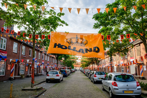 Oranje huis niet goed voor verkoop - Advies van onze verkoopstylist: wacht met verkopen tijdens een WK en EK.
